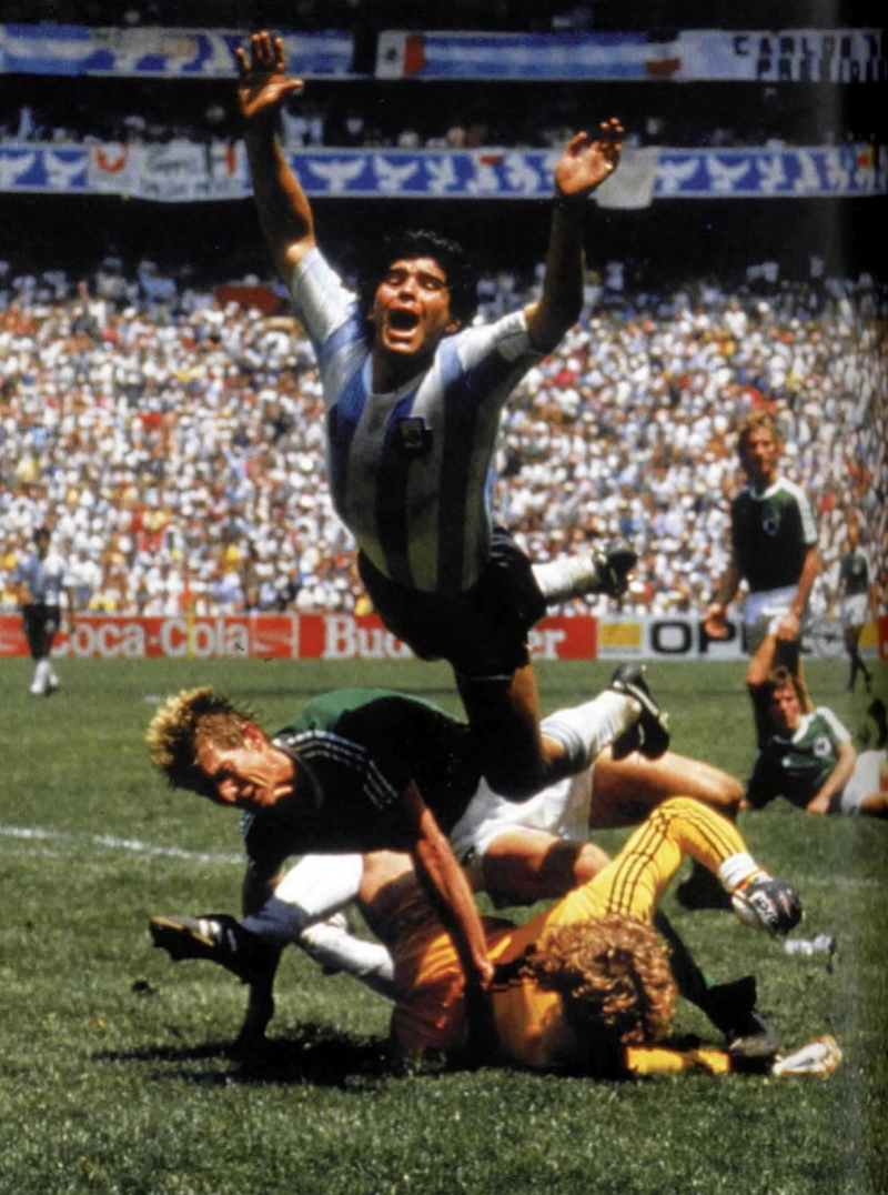 1960年世界杯冠军(阿根廷媒体称，球王马拉多纳突发心脏骤停，不幸去世)