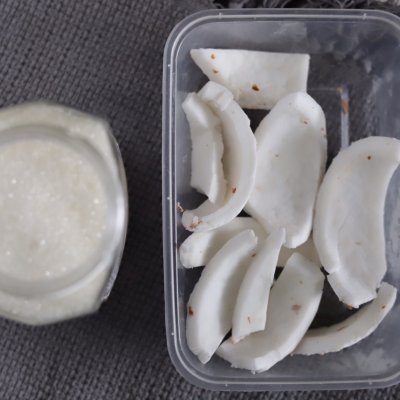 椰子脆片的做法(手把手教你做出健康减脂的烤椰子脆片)