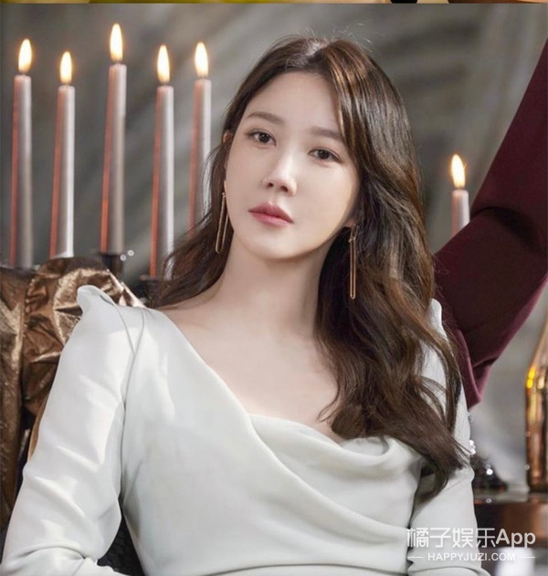 韩剧《顶楼》女主真财阀出身！恋爱对象全是顶流男神，隐婚好刺激