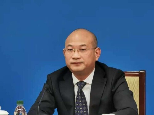 一起作业学生，坚决杜绝将学生作业变成家长作业 发现一起严处一起