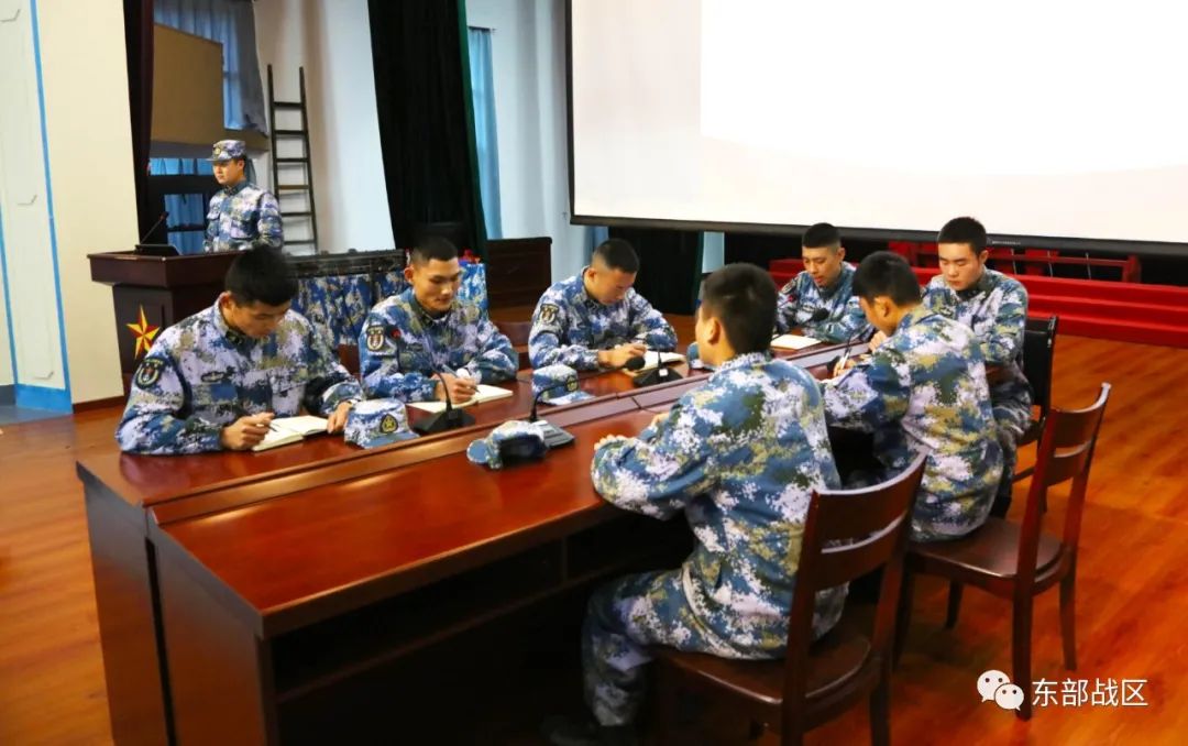 关注｜请看海军新干部如何@部队