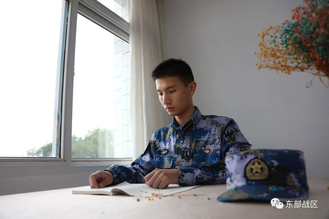 关注｜请看海军新干部如何@部队