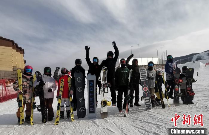 滑雪冠军张馨月：结缘冰雪十余载 因伤梦碎 盼执裁冬奥