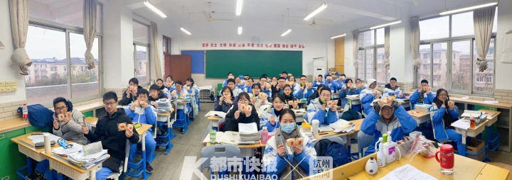 今天首场高考，浙江55万学生拼搏在考场！孩子临考前，这位当校长的妈妈为什么只说这一句？