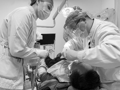 血友病患者"拔牙难"多学科医生齐上阵