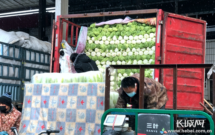 菜价降了？记者再探石家庄桥西蔬菜批发市场