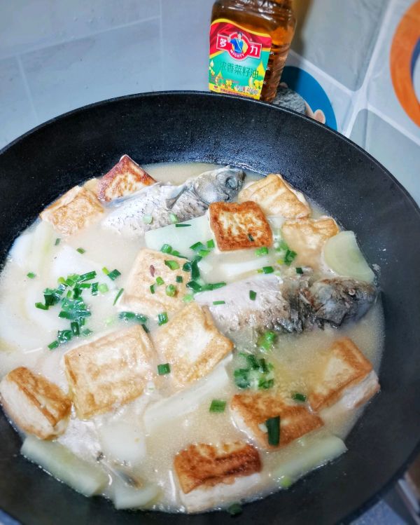 萝卜丝豆腐汤做法（奶白色的鲫鱼豆腐萝卜汤制作方法）