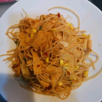 家常水煮肉片的做法（麻辣水(shui)煮肉片的家常做(zuo)法）-第8张图片-大连信息网