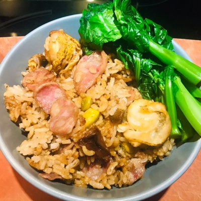 腊肠煲仔饭的家常做法（电饭煲腊肠香菇煲仔饭）