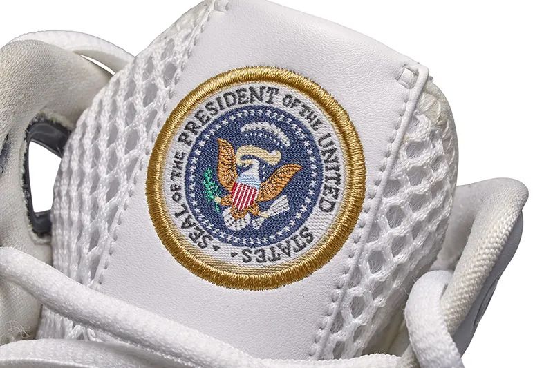 篮球鞋44码多少厘米(全球仅 2 双！奥巴马专属 Nike 开卖！市价高达 16W)
