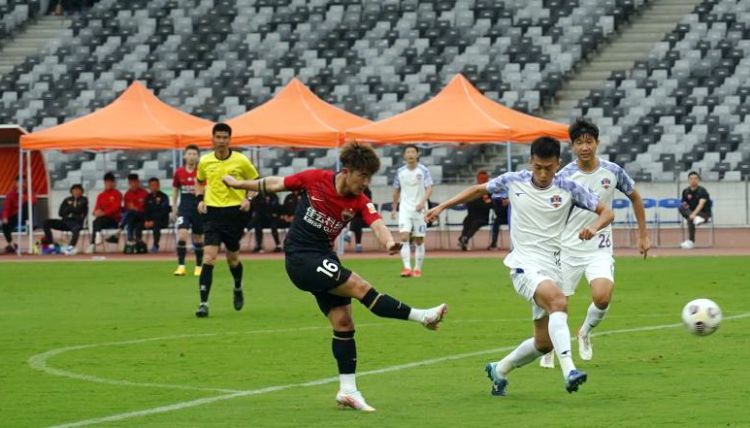 擊中門框射門入網率超高（內部教學賽深圳佳兆業3-0梅州客家）