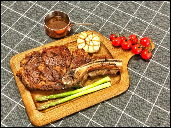两块钱搞定一道家常美食烤战斧牛排