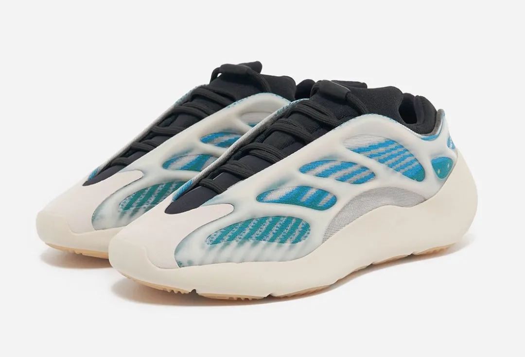 每双都涨价！全新 Yeezy 700 V3 喜欢可得趁早买