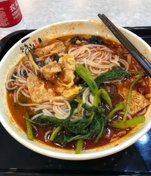 南宁最销魂的30家螺蛳粉店，一天一碗，一个月不重样！