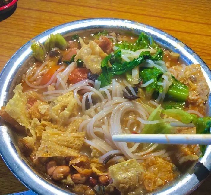 南宁最销魂的30家螺蛳粉店，一天一碗，一个月不重样！