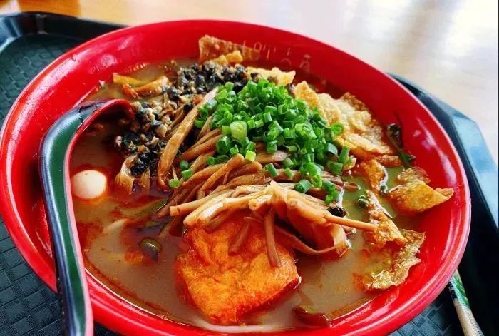 南宁最销魂的30家螺蛳粉店，一天一碗，一个月不重样！