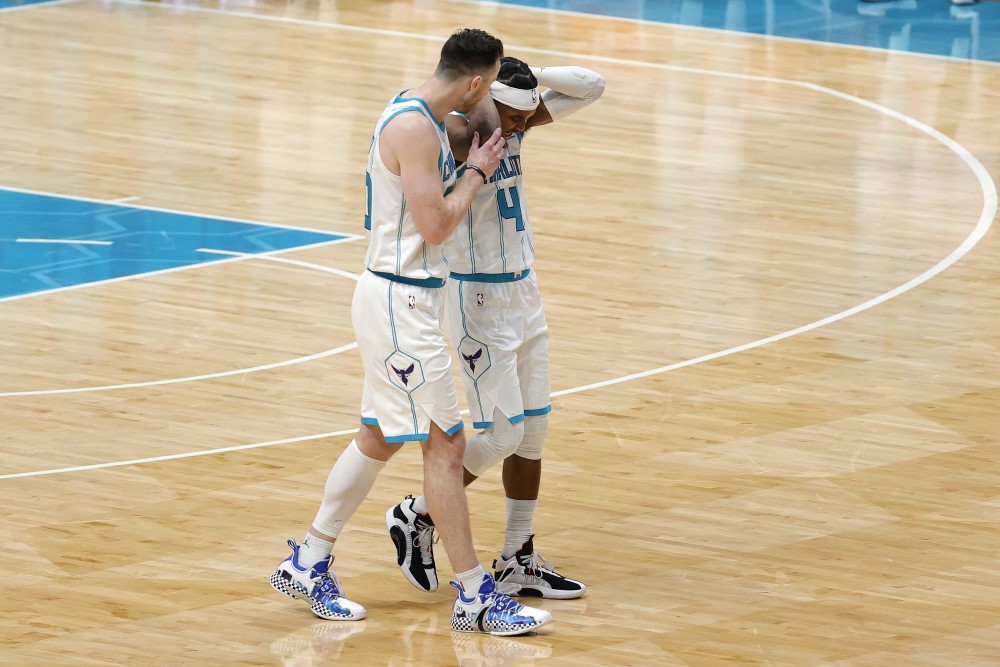 為什么安踏鞋有nba的（都想拉近Z世代，安踏籃球的答案是NBA“Z勢力”）