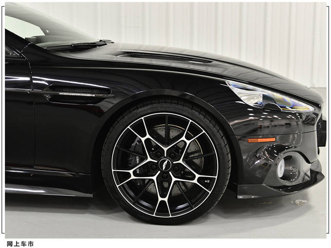 阿斯顿·马丁高性能四座跑车实拍！搭6.0L V12引擎，4.2秒破百