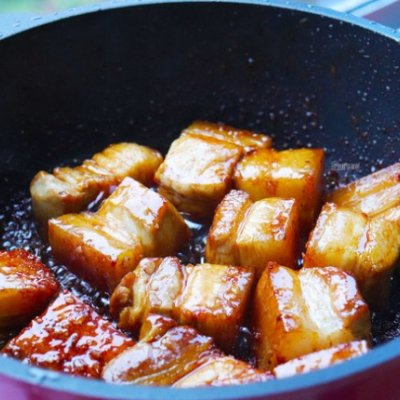 红烧肉的家常做法步骤（吃一次就念念不忘的红烧肉教程）