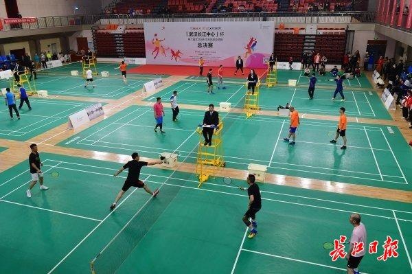 武汉城市羽球超级联赛落幕，武汉鼎吉队加冕本地“王中王”