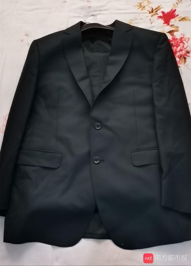 广州一员工离职被要求付4200元工装费，公司称内部有规定