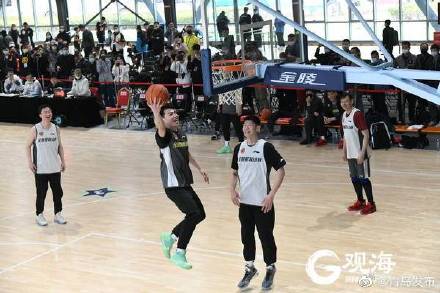 cba在青岛哪个体育馆打（CBA篮球公园青岛国信馆开园 青岛钻石体育馆候观众）
