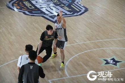 cba在青岛哪个体育馆打（CBA篮球公园青岛国信馆开园 青岛钻石体育馆候观众）