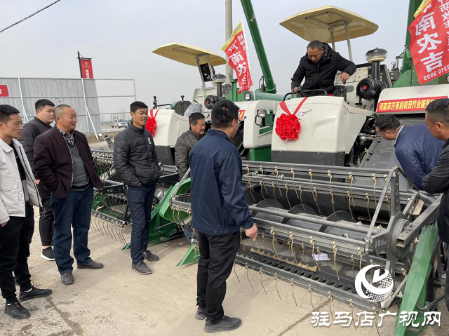 河南農(nóng)吉開展常發(fā)履帶收割機(jī)新產(chǎn)品推介會