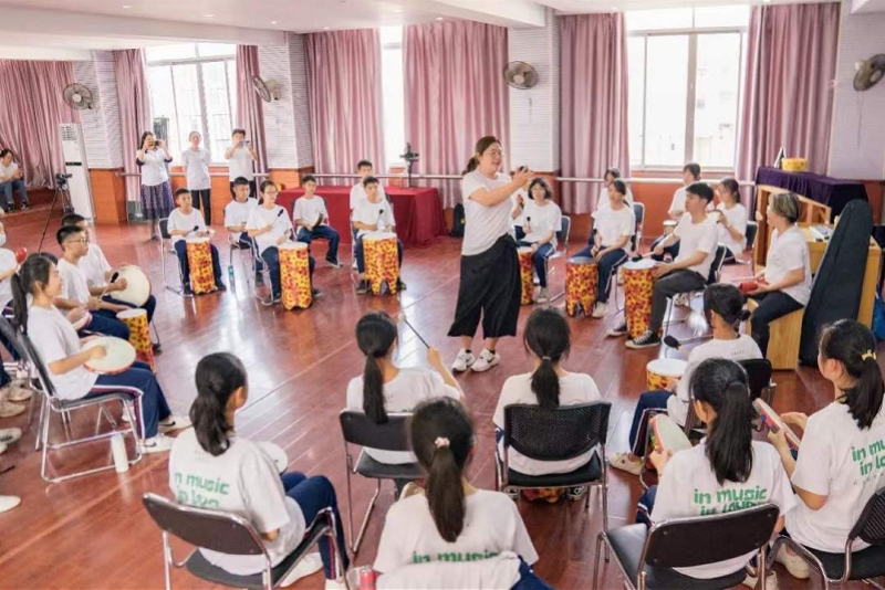 音乐陪伴计划在广州3所学校启动，自闭症患儿家庭随乐声起舞