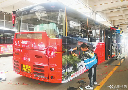 武汉推出十条红色旅游公交专线