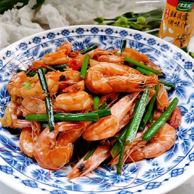 爆炒青虾的做法步骤(美食优选爆炒鲜虾教程)