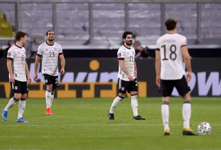 奇耻大辱！德国男足爆冷世预赛，20年首遭败绩，勒夫下课再添污点