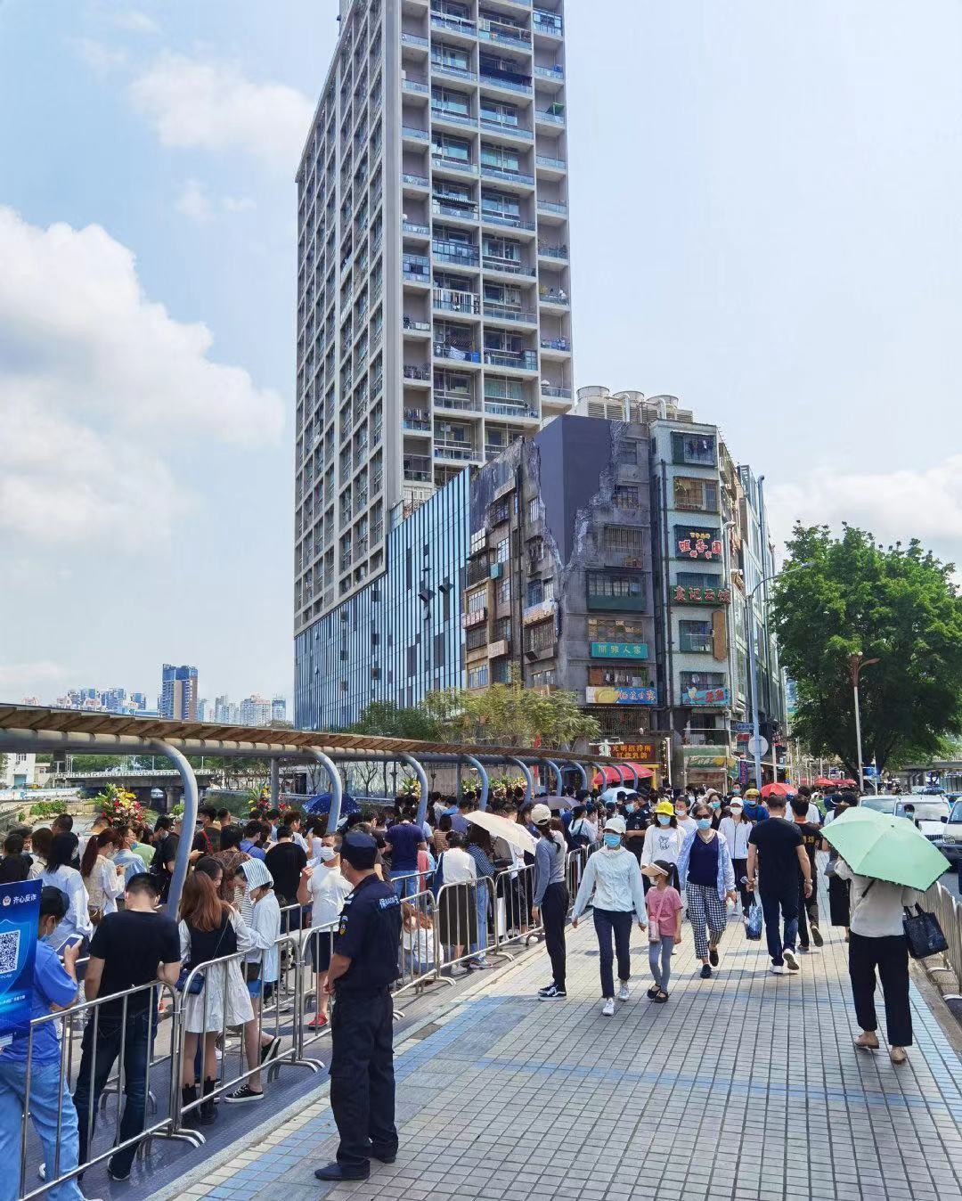 深圳茶颜悦色开业万人排队,一口奶茶催生每小时31元代排黄牛