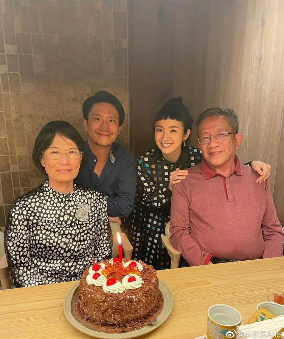 16岁赚钱养家22岁立遗书，为怀孕生吃田鸡，林依晨的苦远不止于此