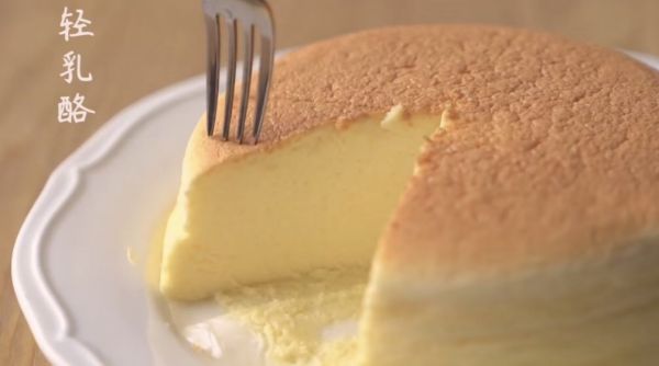 日式轻乳酪蛋糕（九步教会你如何做出美味的轻乳酪蛋糕）