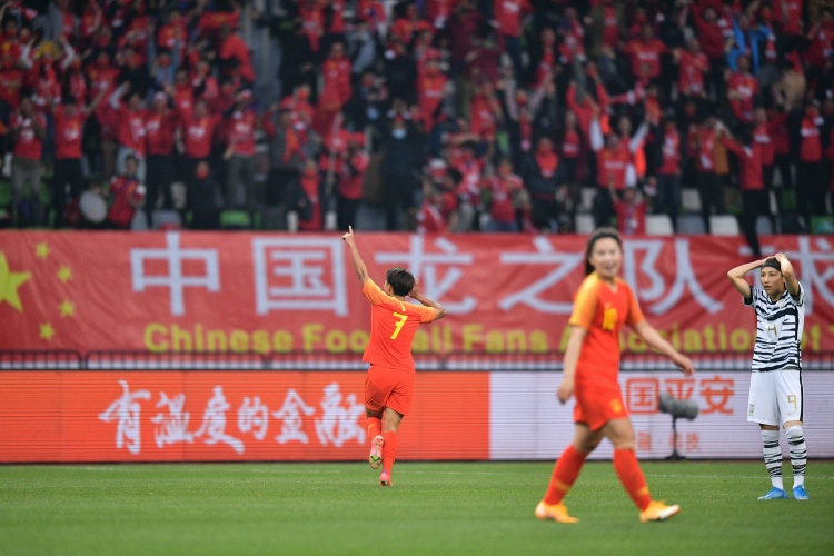 中国女足VS巴西女足(北青：中国女足与巴西女足历史交手12次，1胜6平5负处于下