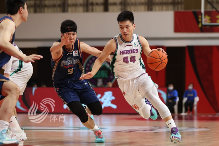 哪里直播cba季后赛（山东即将迎来首轮季后赛！山东电视体育频道+快手全程直播）