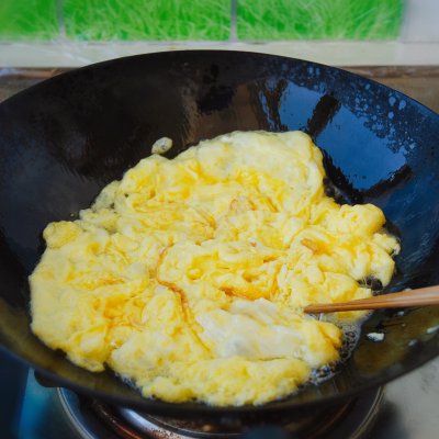 有了枸杞芽炒鸡蛋懒人不定外卖也能吃好饭