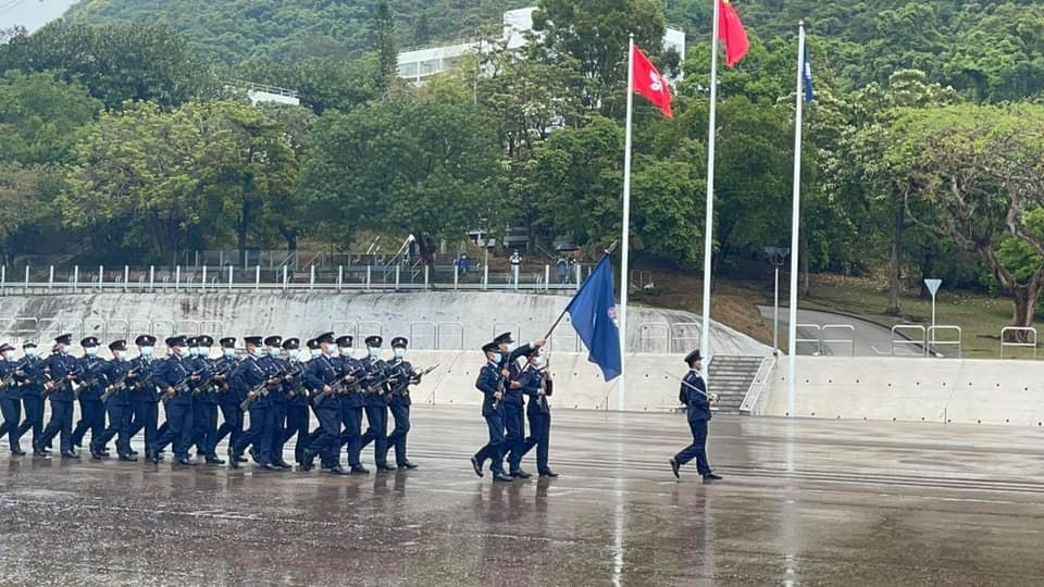 香港小学生：看到中式步操非常震撼