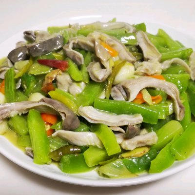 白油肚条烧莴笋的做法(教你做爽口有嚼劲的白油肚条)