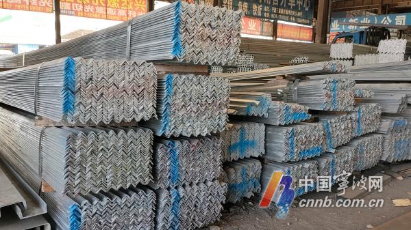 钢材几乎一天一个价 记者探访宁波钢材批发市场