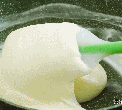 酸奶可以做什么美食（老人小孩都爱吃的酸奶大麻花）