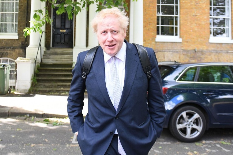 欧冠决赛为什么都在英国了（英首相：欧冠决赛在英国进行会非常棒，想帮助两队球迷在现场看球）