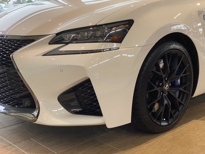 雷克萨斯GS F到店实拍！搭5.0 V8引擎，原厂四出排气，性能媲美M3