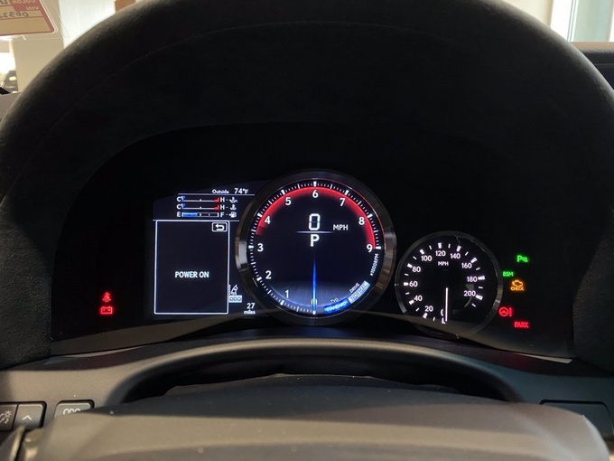 雷克萨斯GS F到店实拍！搭5.0 V8引擎，原厂四出排气，性能媲美M3