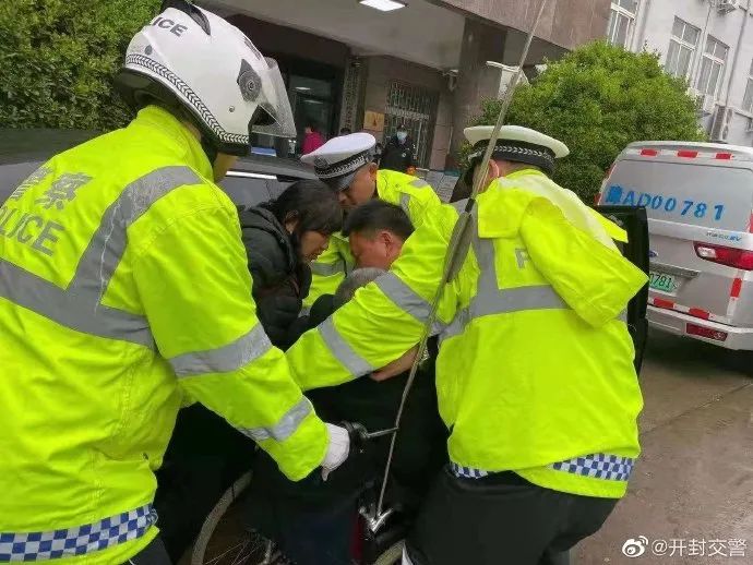 正能量丨风雨中的城市守护人，是最可爱的人！