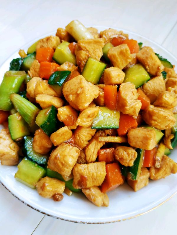 怎么炒鸡丁好吃(怎么炒鸡肉丁好吃) - 风集网