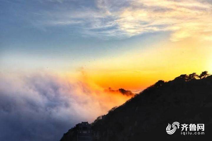 东泰山(叹为观止！雨后泰山之巅惊现四大奇观)