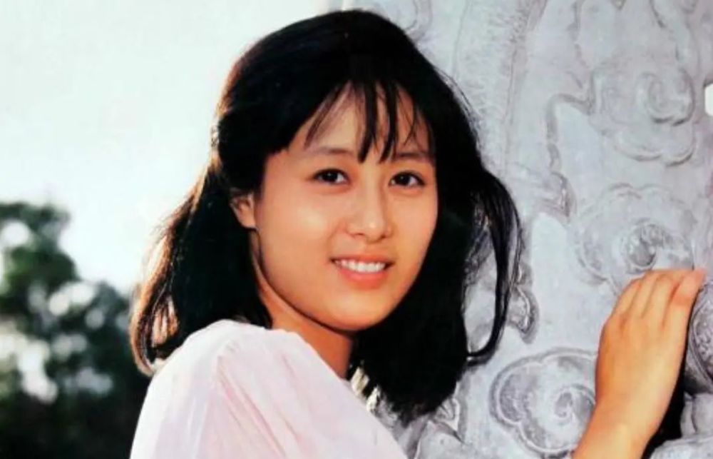 《小舍得》里的"老小三"竟是40年前百花影后,还是"乒乓王子"江嘉良的