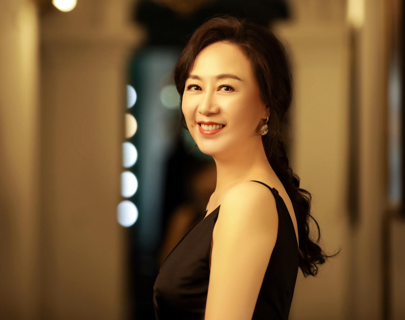 里的"老小三"竟是40年前百花影后,还是"乒乓王子"江嘉良的妻子)